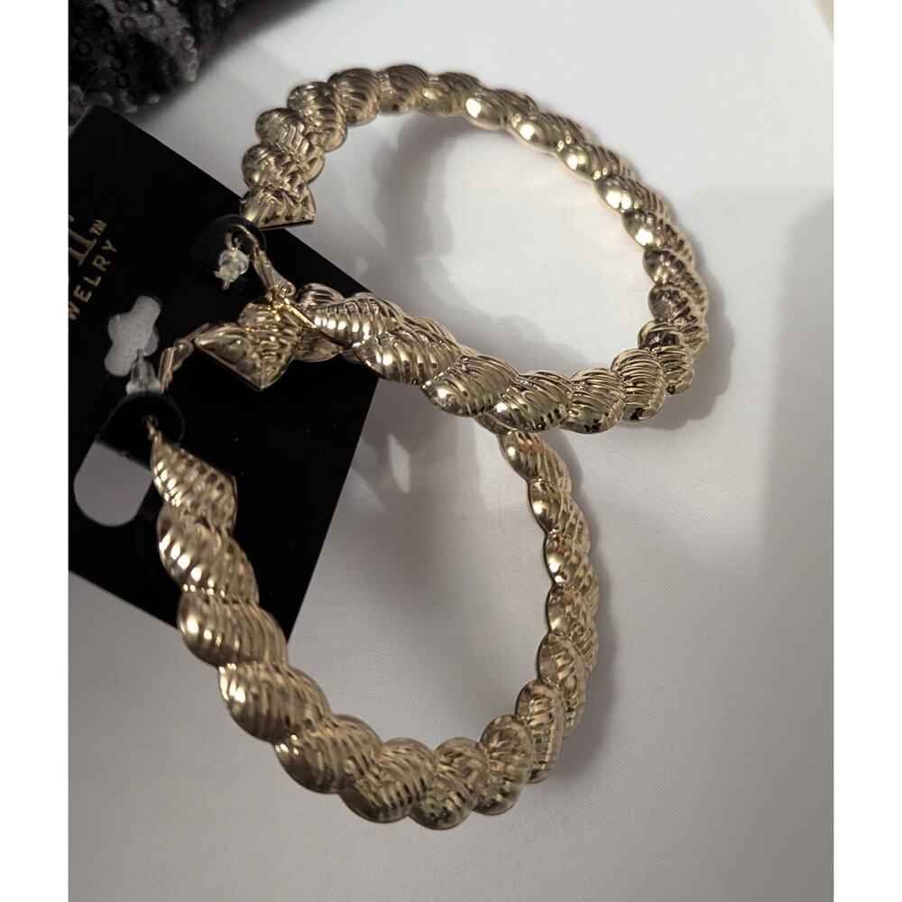 nOir Gold Tone Classic Twist Hoop Earrings - Picture 3 of 6